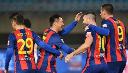 完美对战平台官方网站-亚历山德里尼两球难救主 青岛队提前准备附加赛？