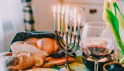 完美对战平台下载-有争议吗？C罗与队友投诉达马克禁区内手球，裁判没有给点球